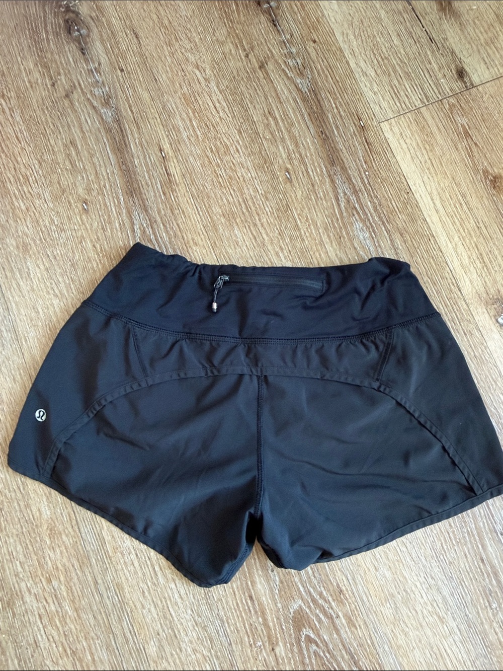 Lululemon shorts - Picture 4 of 5